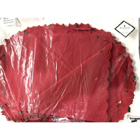 12pc New Waterford Christmas Red Napkins Placemats Linen MIP Poinsetta cutouts - Picture 3 of 11